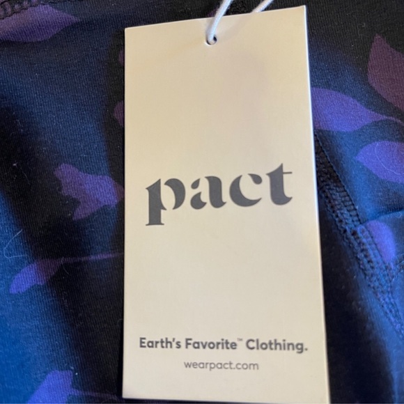 Pact Organic Cotton Pocket Leggings in Currant Floral color, size Small - Picture 5 of 7